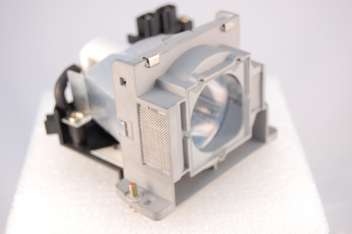 Compatible Projector lamp for YAMAHA DPX-830