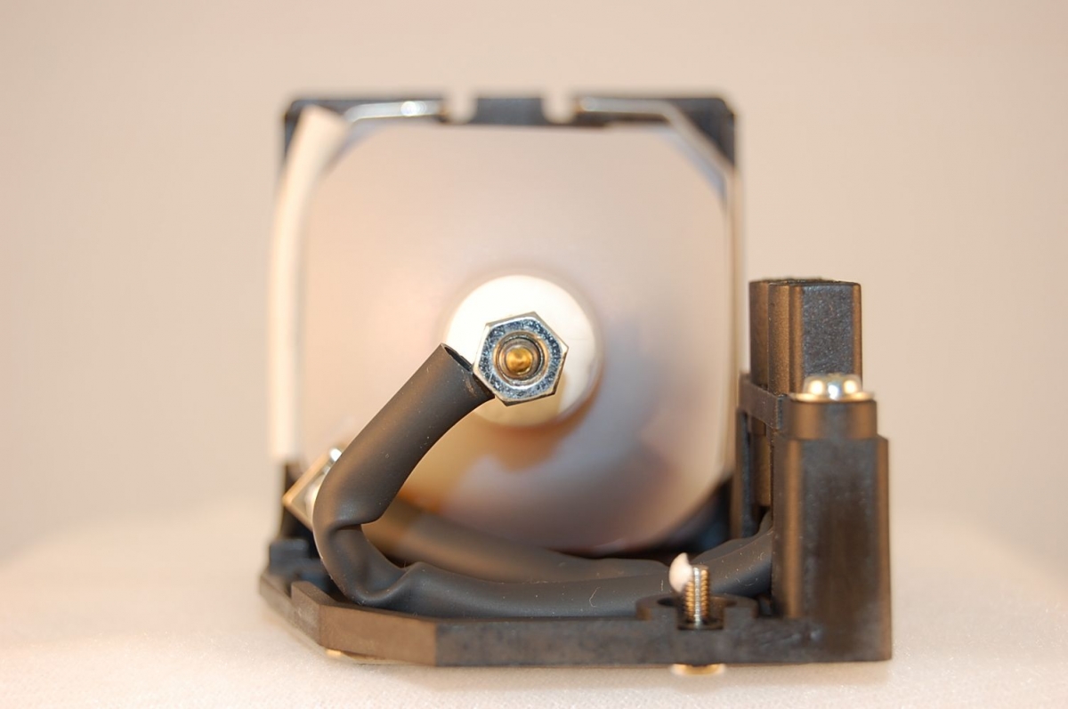 Compatible Projector lamp for TOSHIBA TLPB2E Replacement Projector