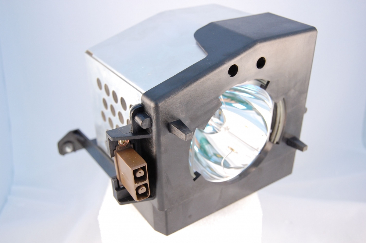 Compatible Projector lamp for TOSHIBA 62HM84