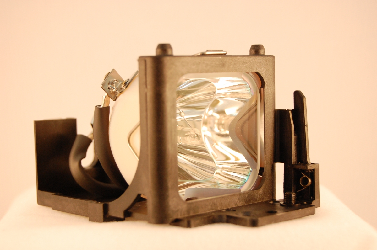 Compatible Projector lamp for Liesegang dv 235